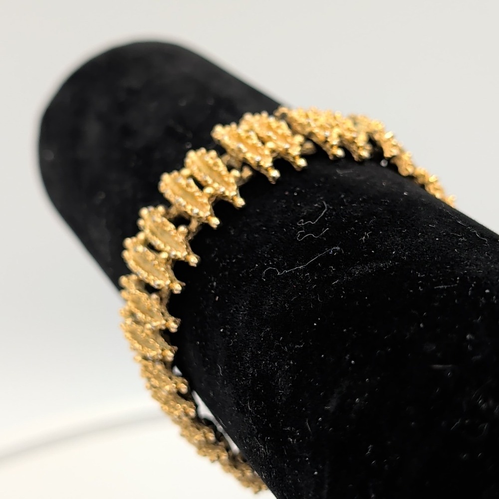 Vintage Avon Brutalist Gold Tone Textured Nugget Link‎ Bracelet - Picture 14 of 16